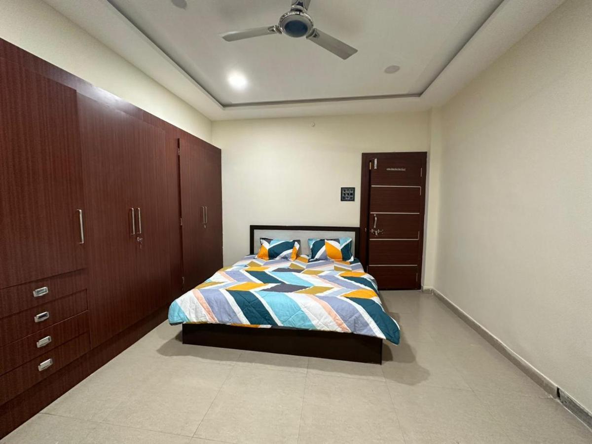 Sunrays - Unique 3Bhk In The Heart Of The City Gválijar Kültér fotó
